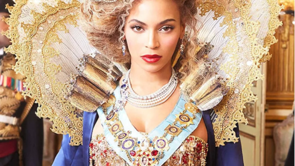 Photo of Queen Diva Beyonce in Elegant Costume
